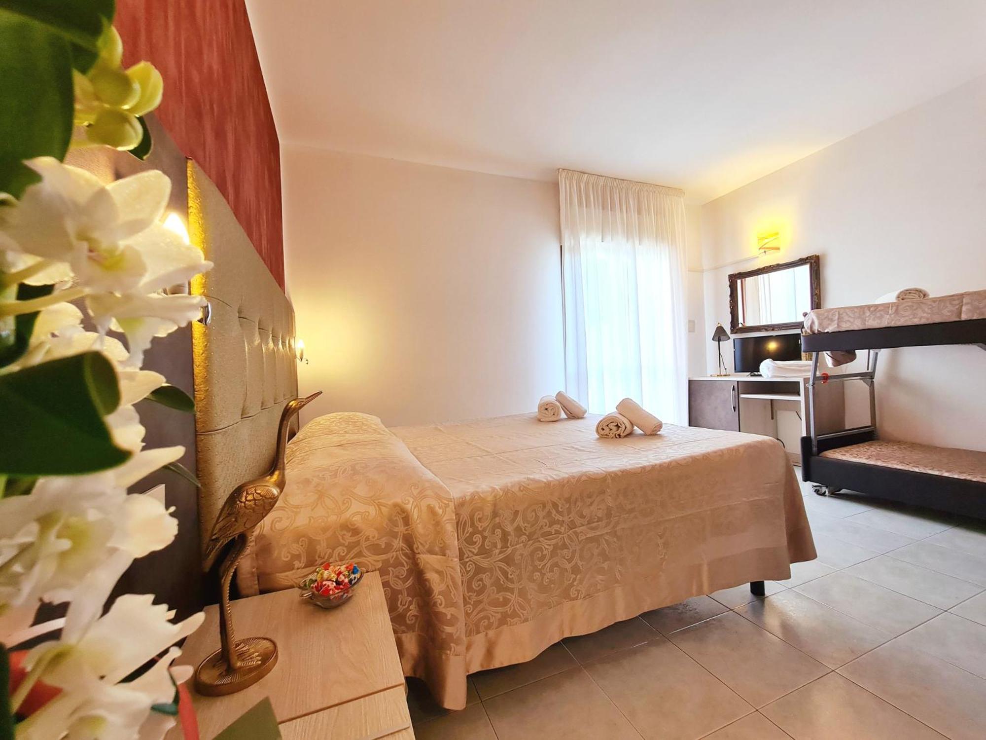 Hotel Laura Cesenatico Phòng bức ảnh